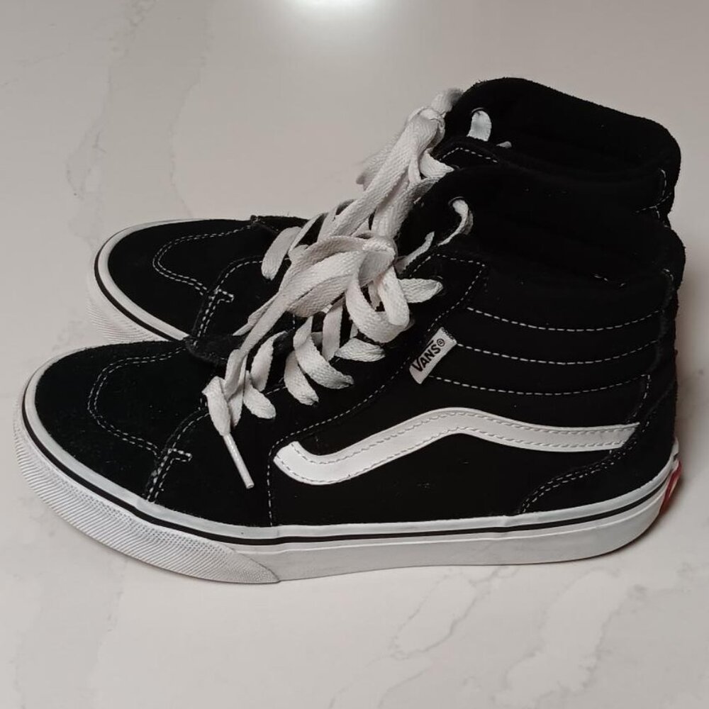 VANS Kids Hightop Sk8-Hi "Black Sneakers Size 4.0